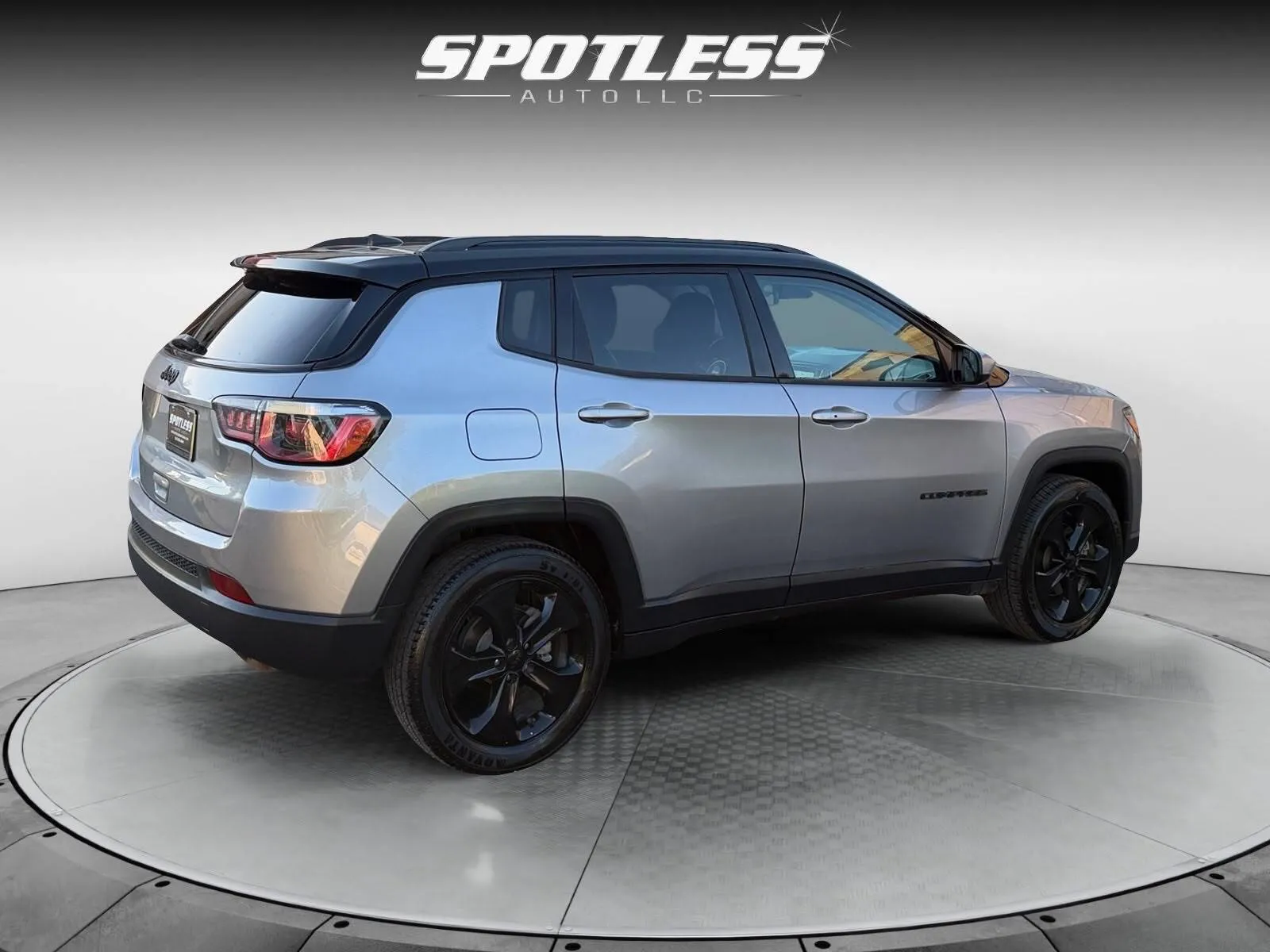 Jeep Compass photo 7