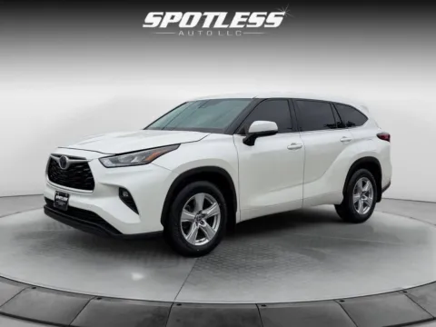 Another view of 2020 Toyota Highlander LE for sale in San Antonio, TX at Spotless Auto San Pedro