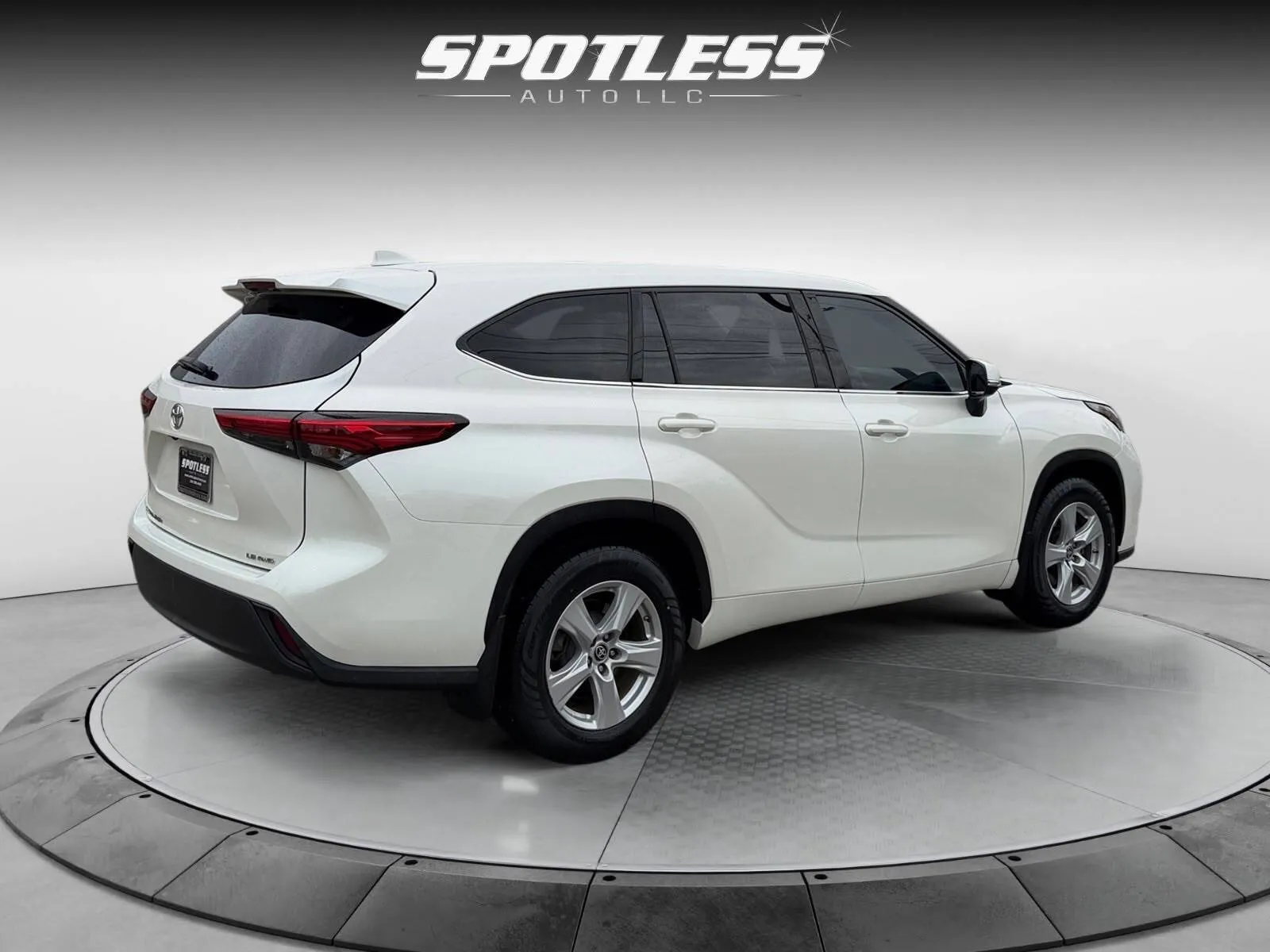 Toyota Highlander photo 7
