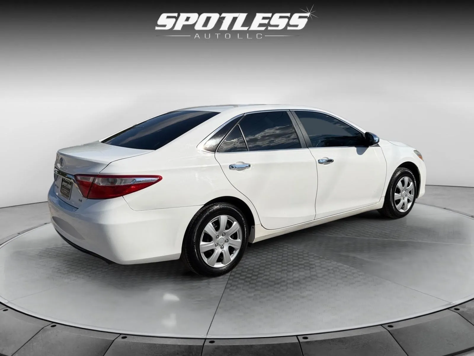 Toyota Camry photo 7