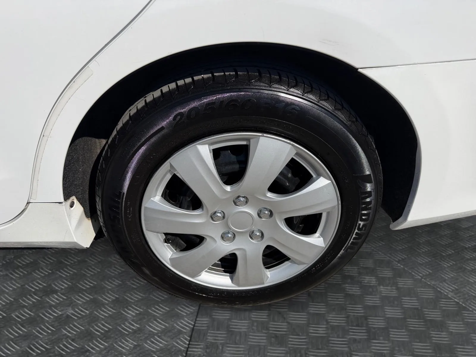 Toyota Camry photo 14