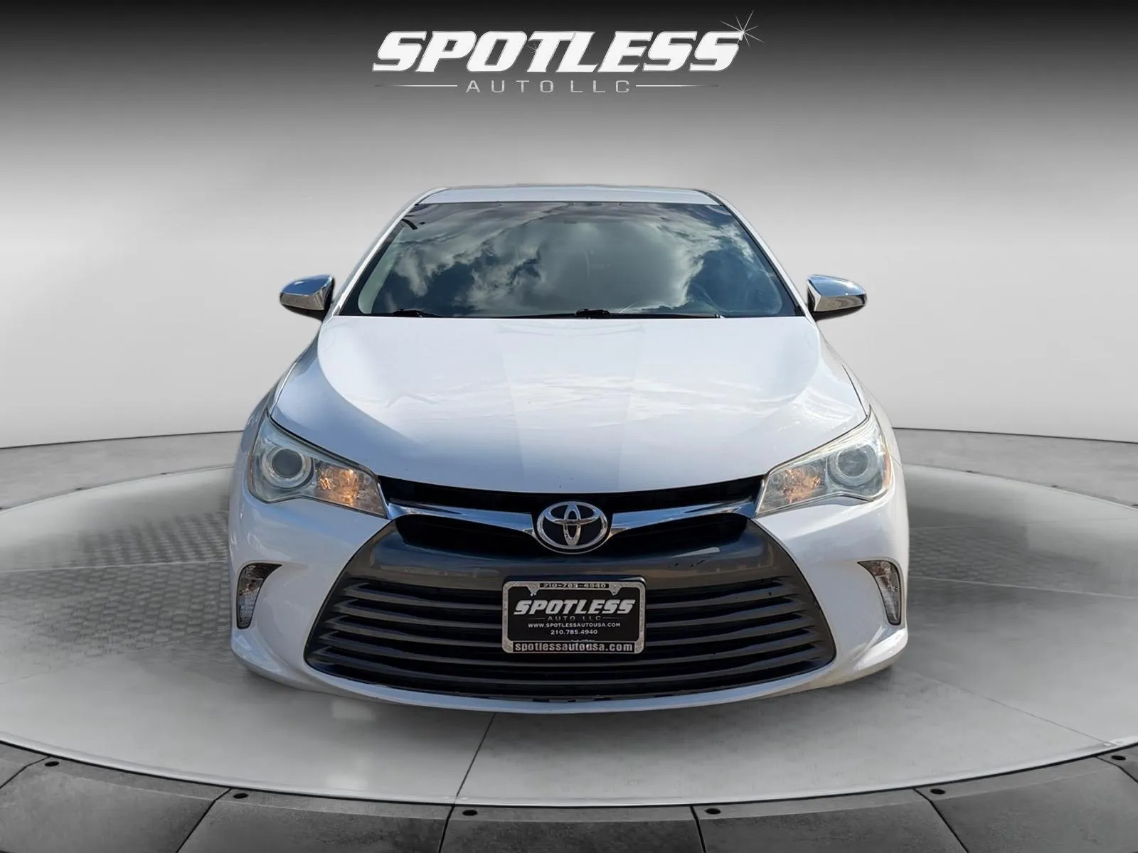 Toyota Camry photo 10