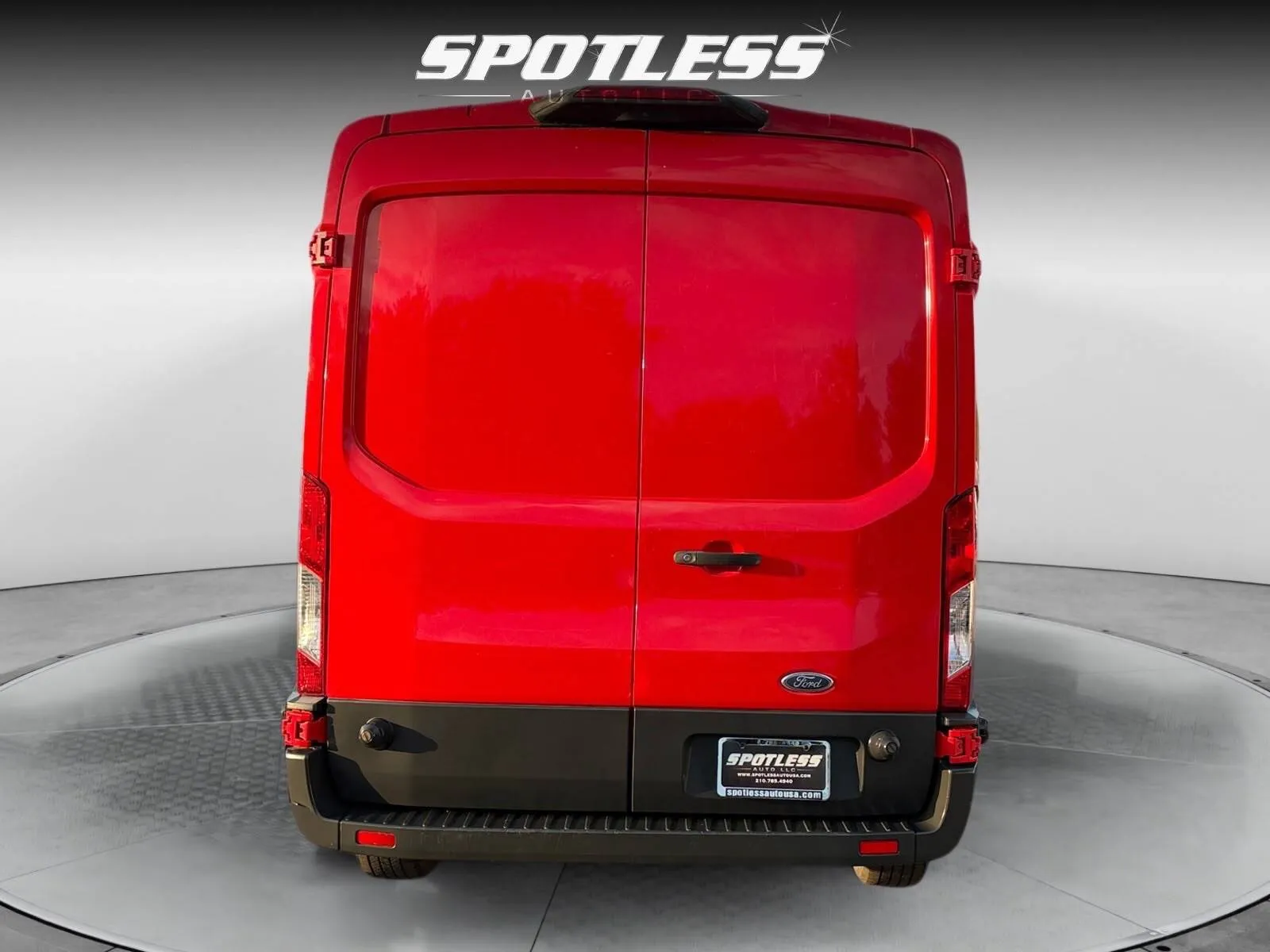 Ford Transit photo 6