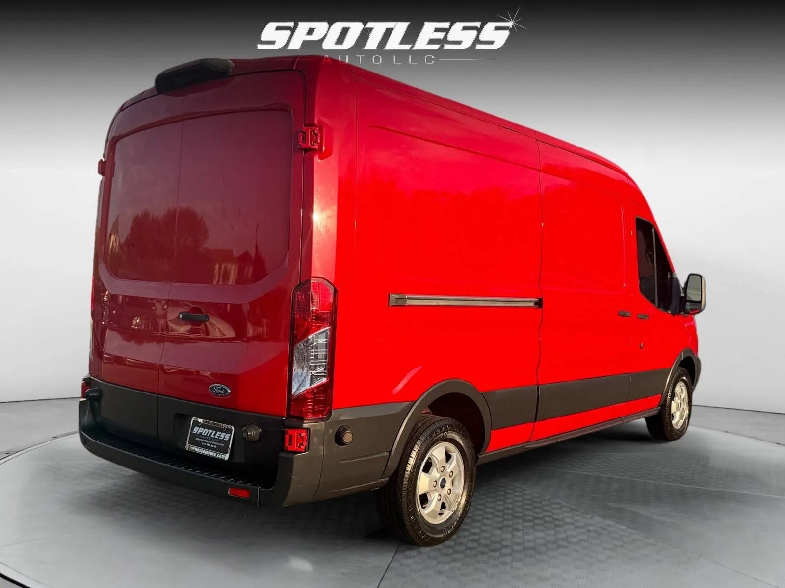 Ford Transit photo 7