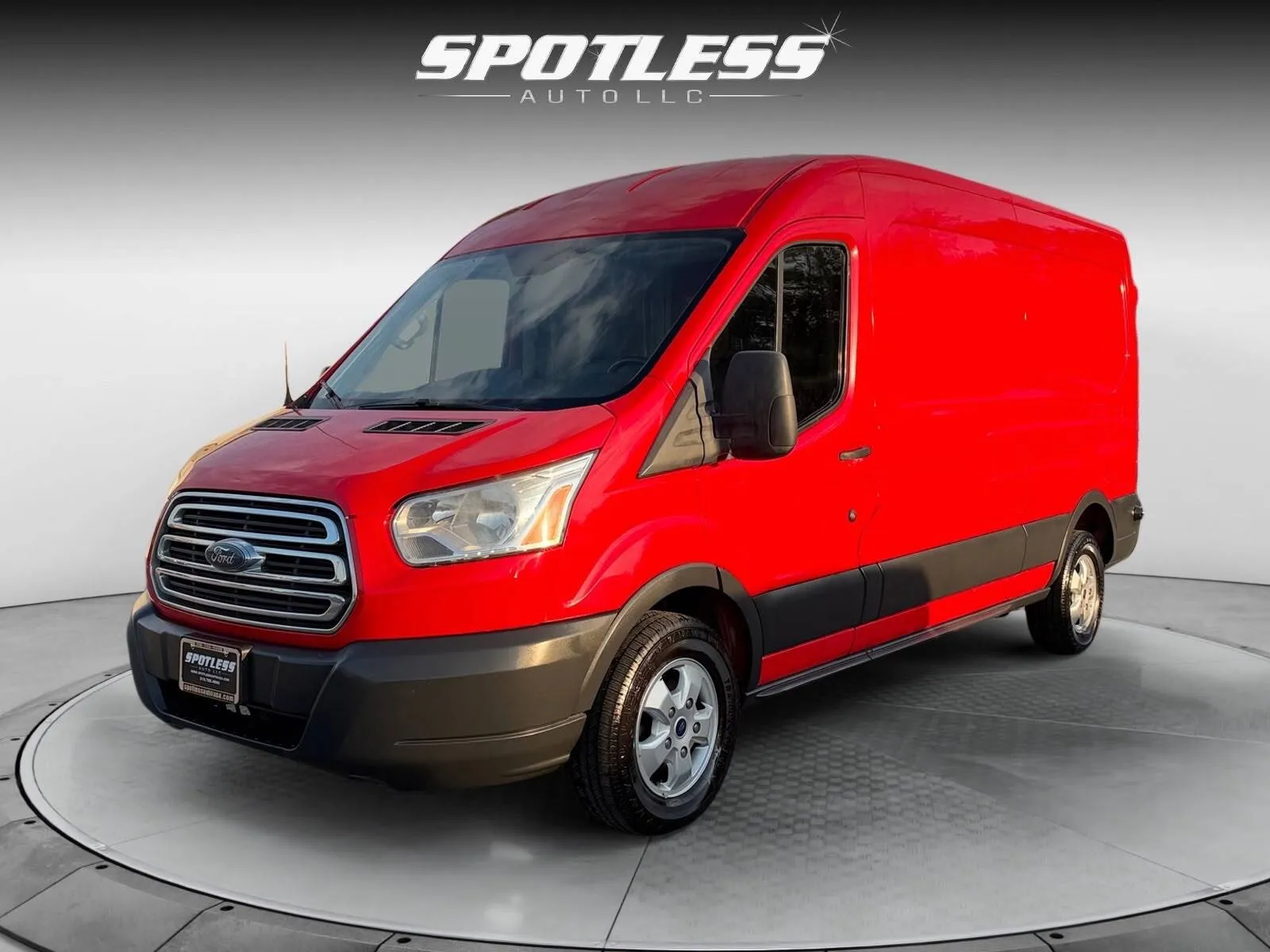 Ford Transit photo 3