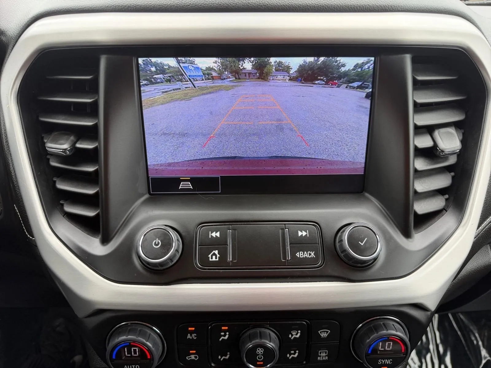 GMC Acadia photo 29