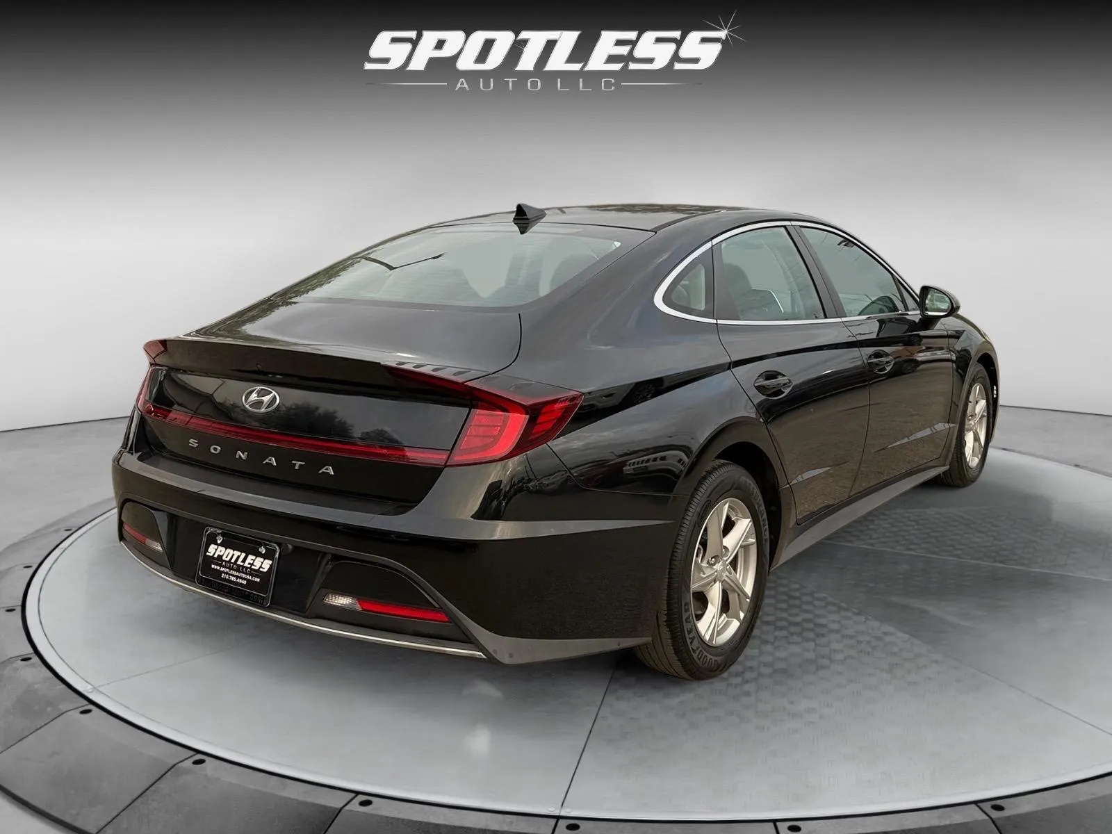 Hyundai Sonata photo 7