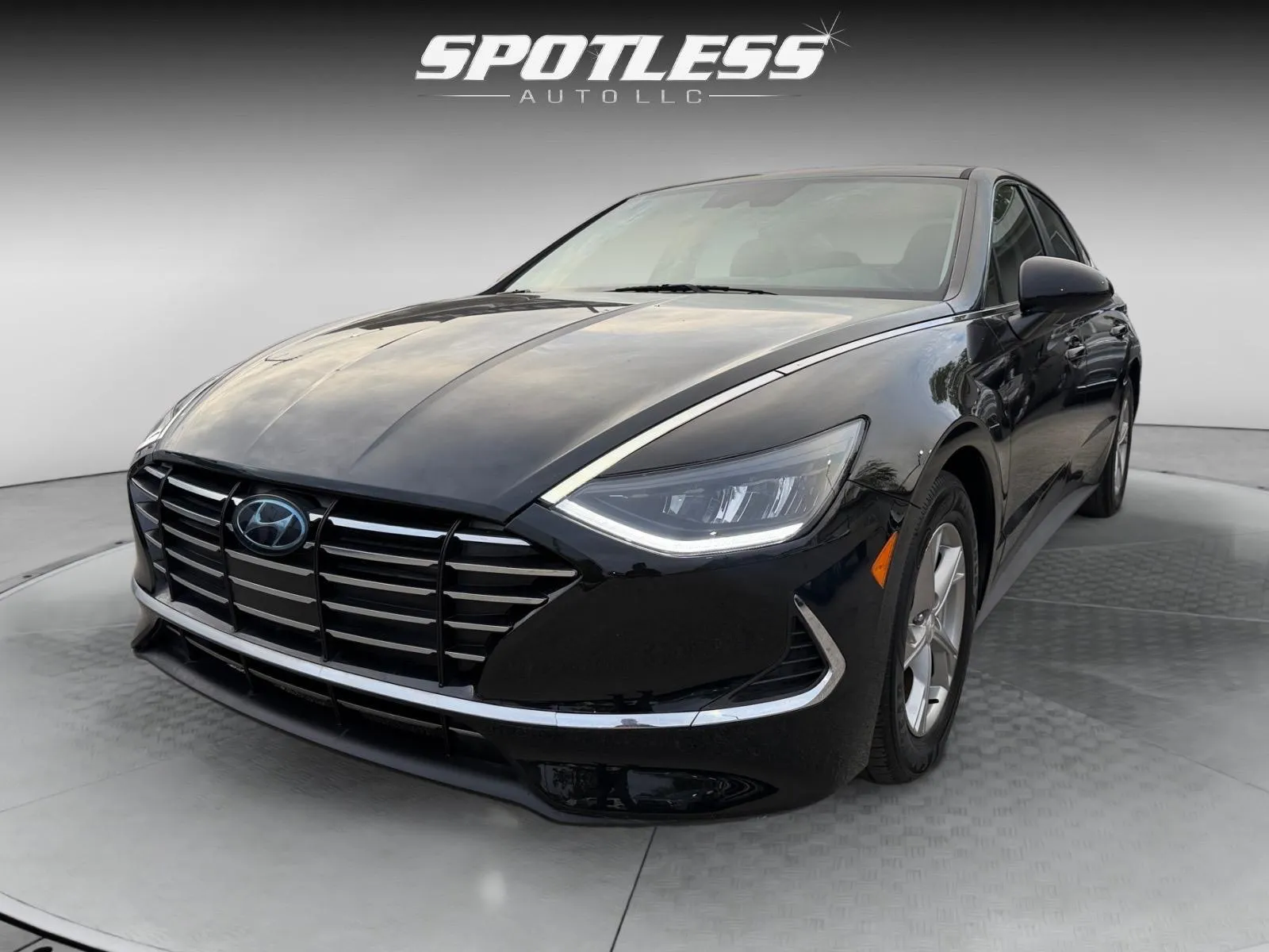 Hyundai Sonata photo 3