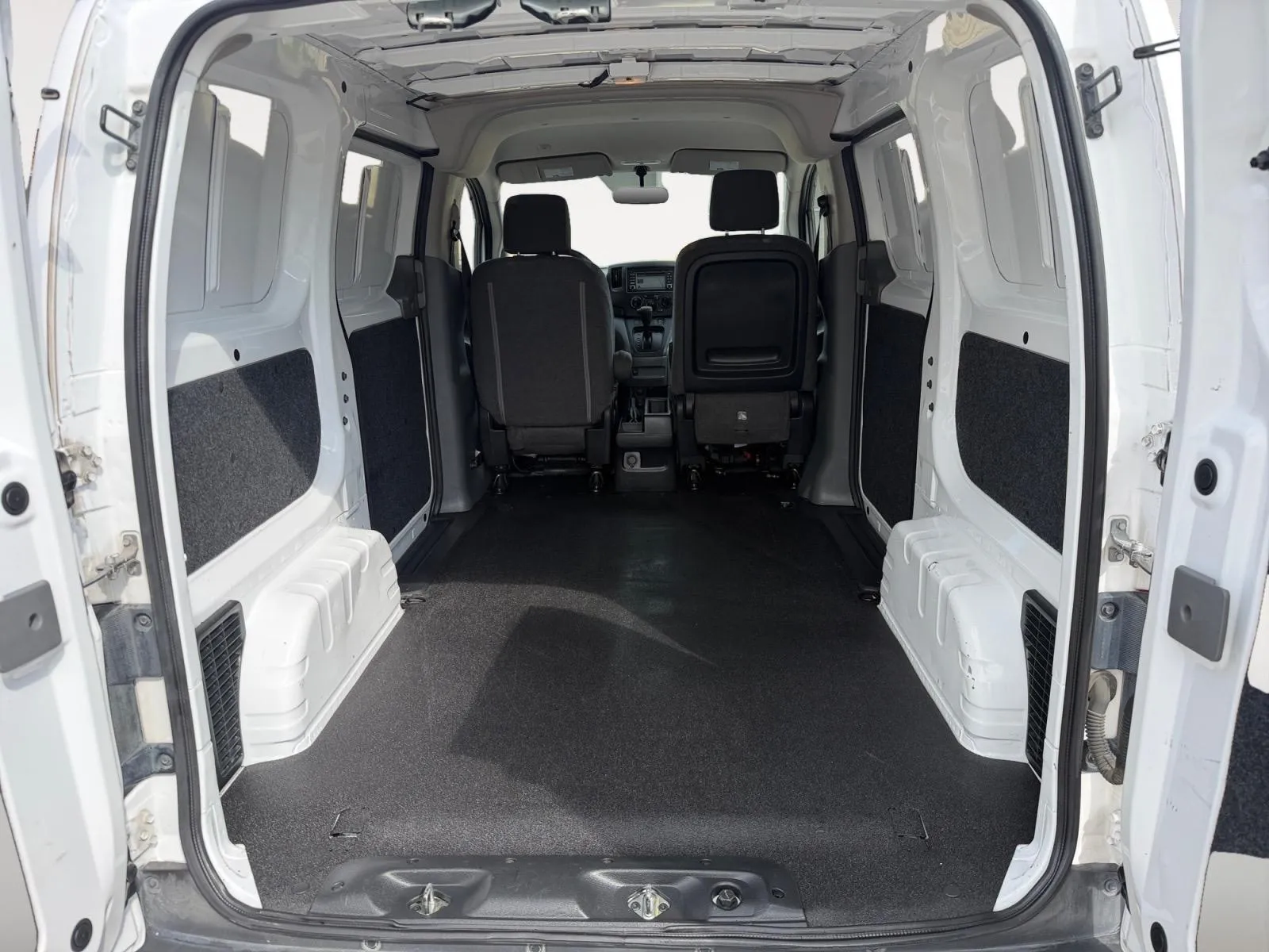 Chevrolet City Express photo 26