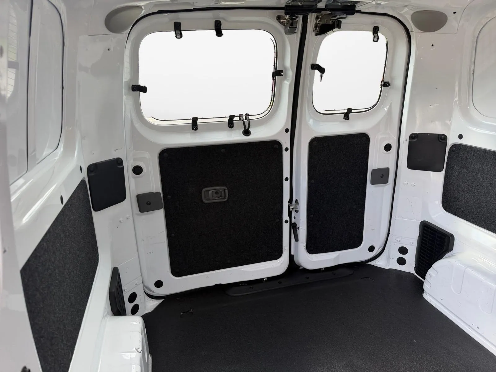 Chevrolet City Express photo 25