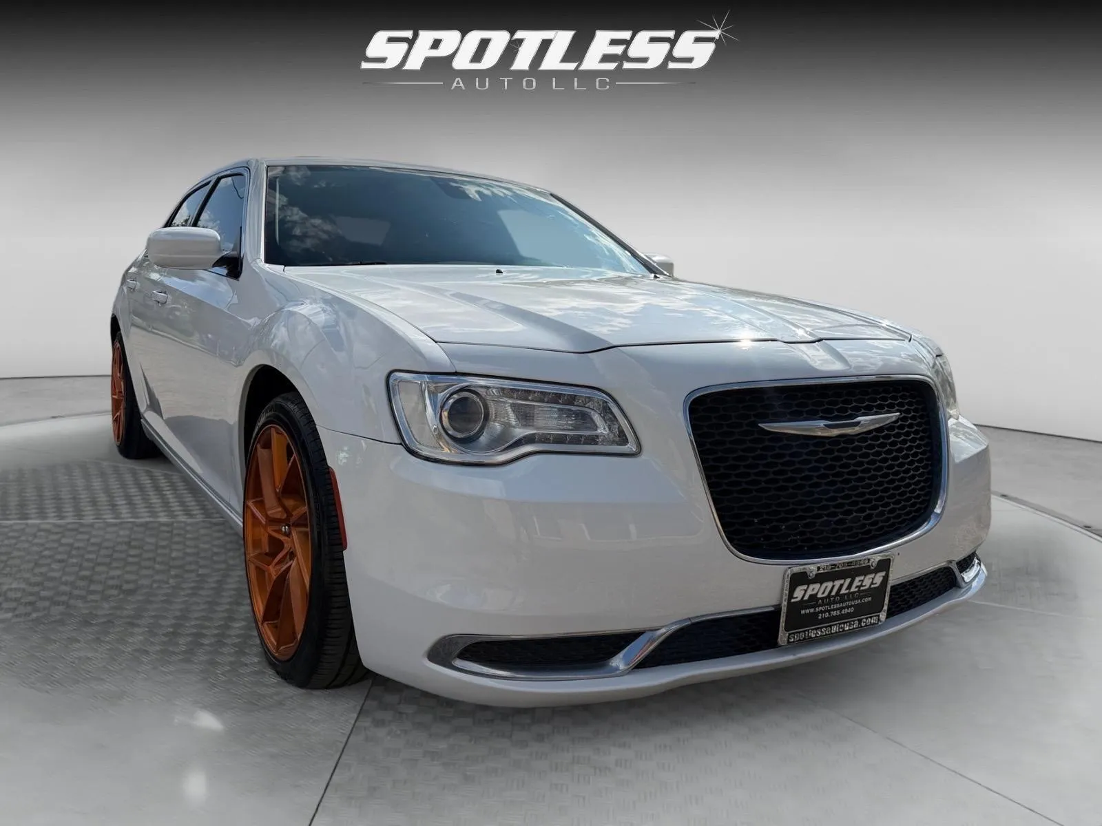 Chrysler 300 photo 9
