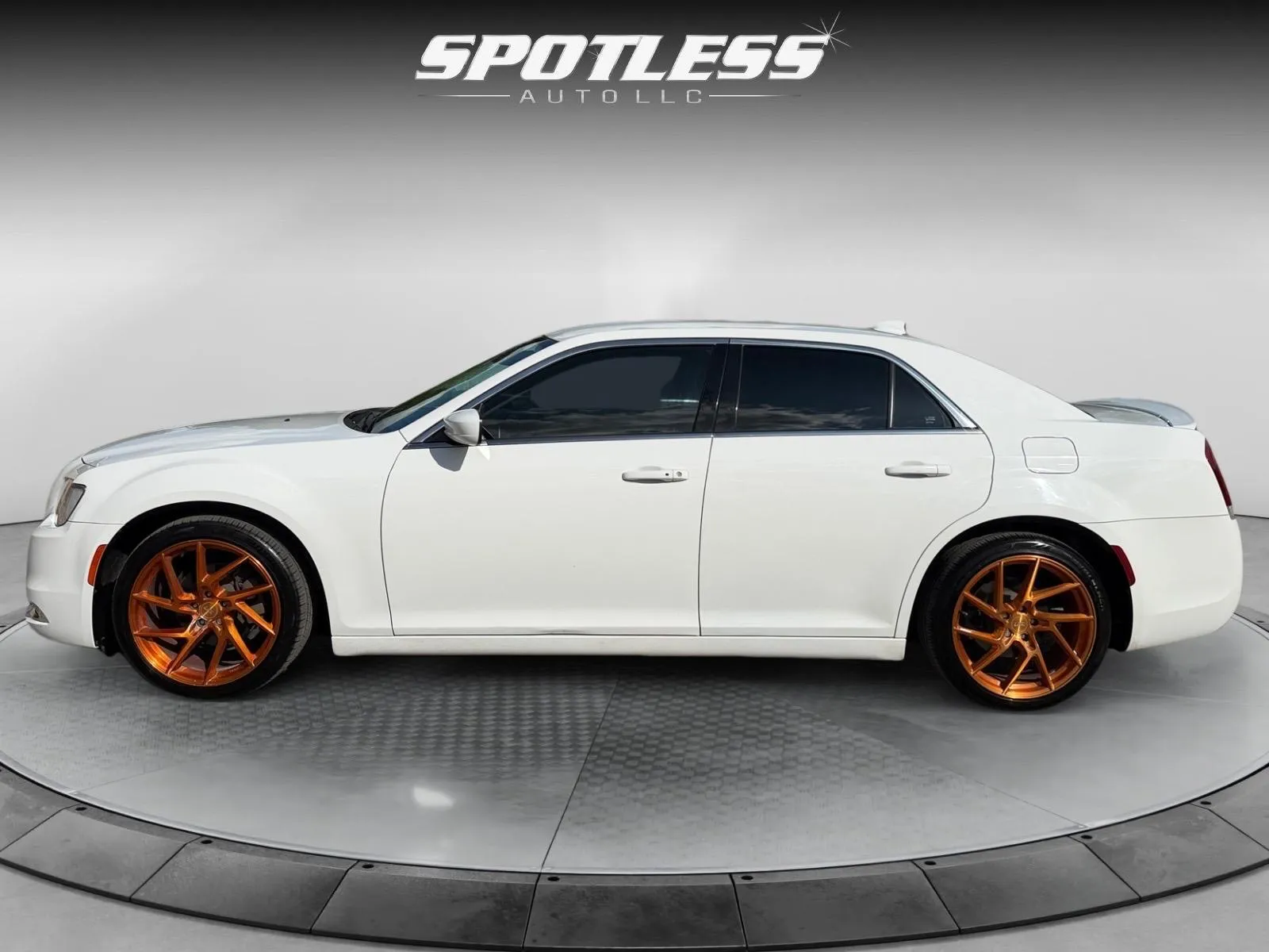 Chrysler 300 photo 4