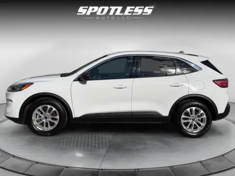 More photos of 2022 Ford Escape SE at Spotless Auto San Pedro, TX