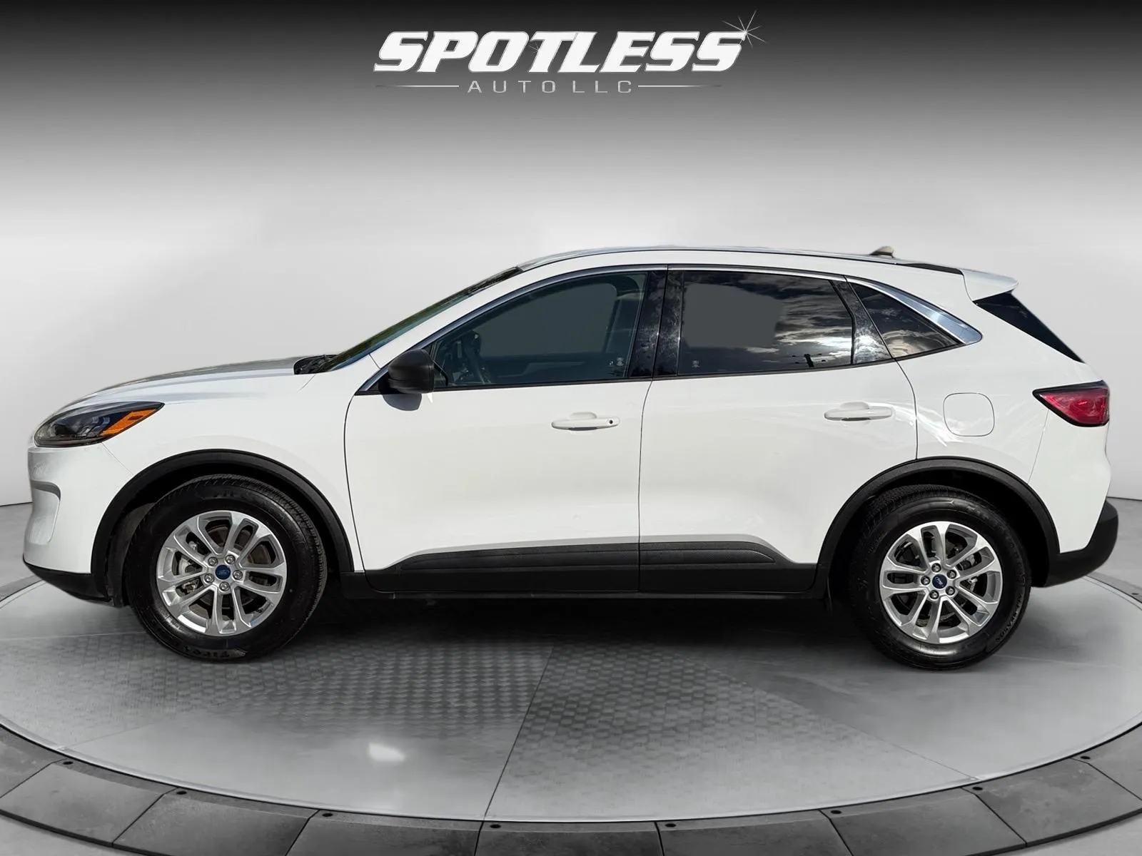 Ford Escape photo 4