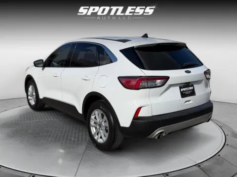 More photos of 2022 Ford Escape SE at Spotless Auto San Pedro, TX