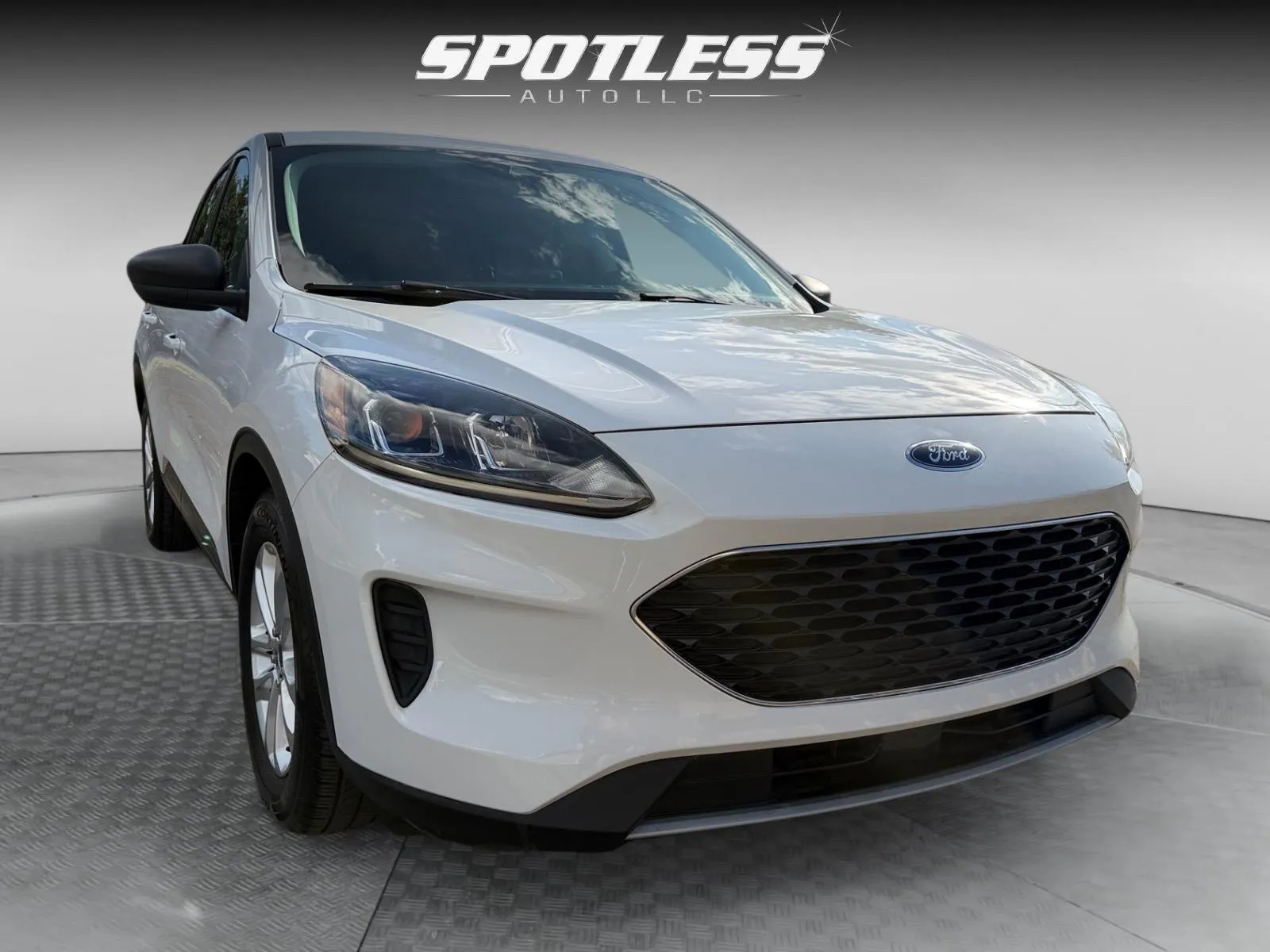 Ford Escape photo 9