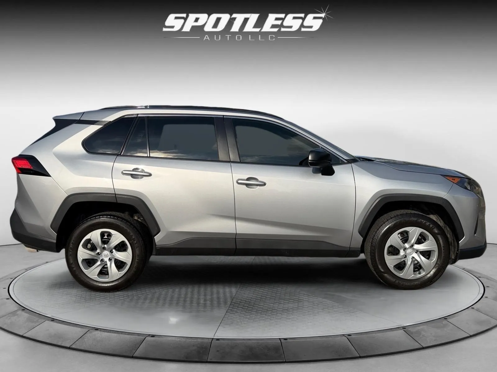 Toyota RAV4 photo 8