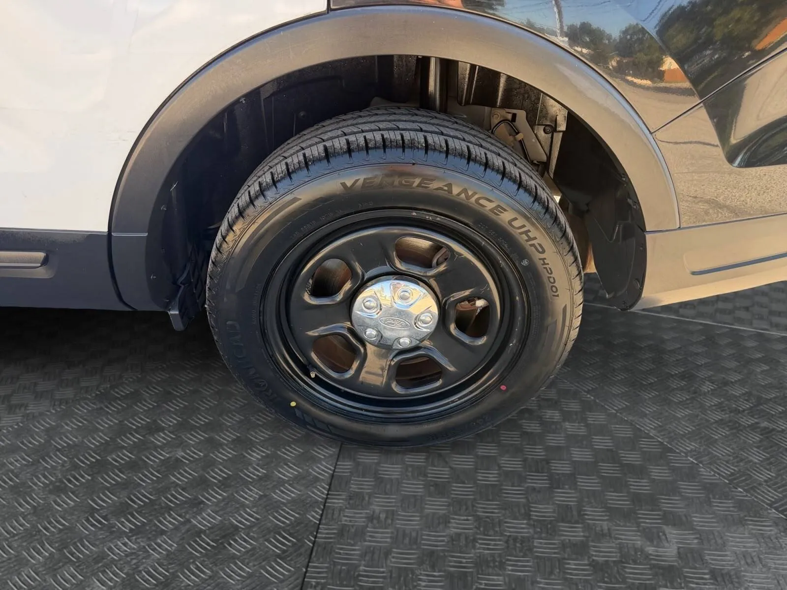 Ford Explorer photo 14