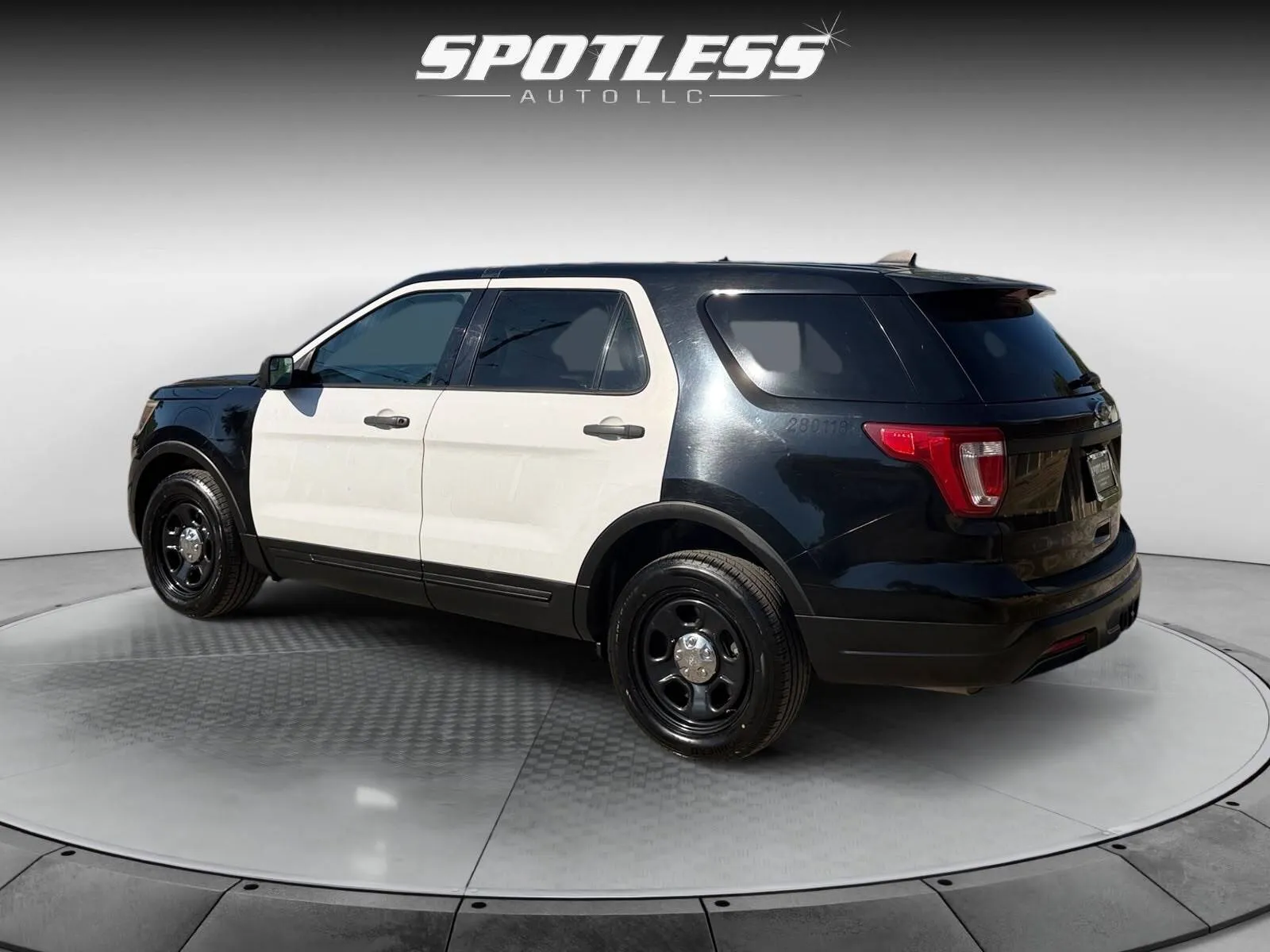 Ford Explorer photo 5