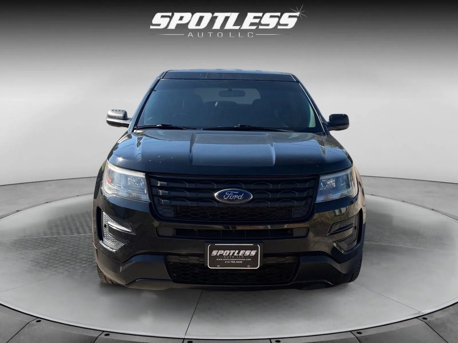 Ford Explorer photo 10