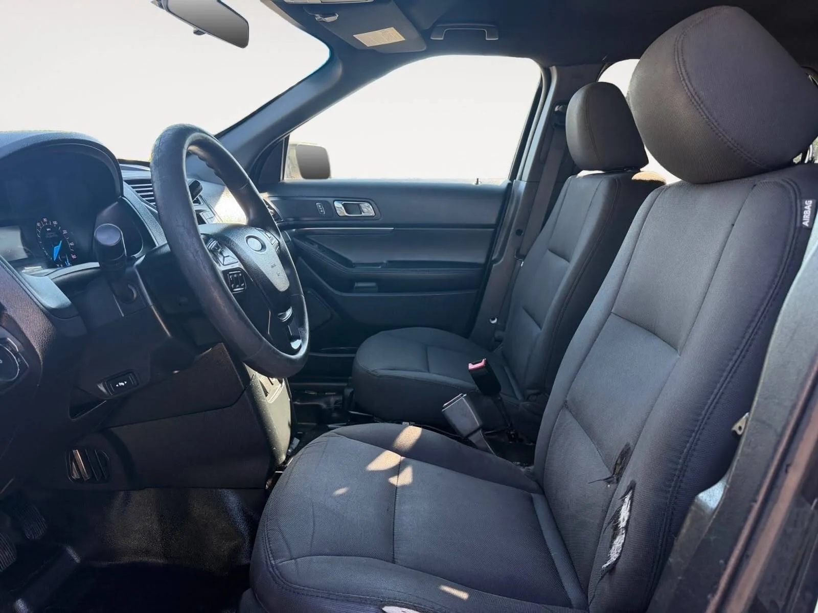 Ford Explorer photo 19