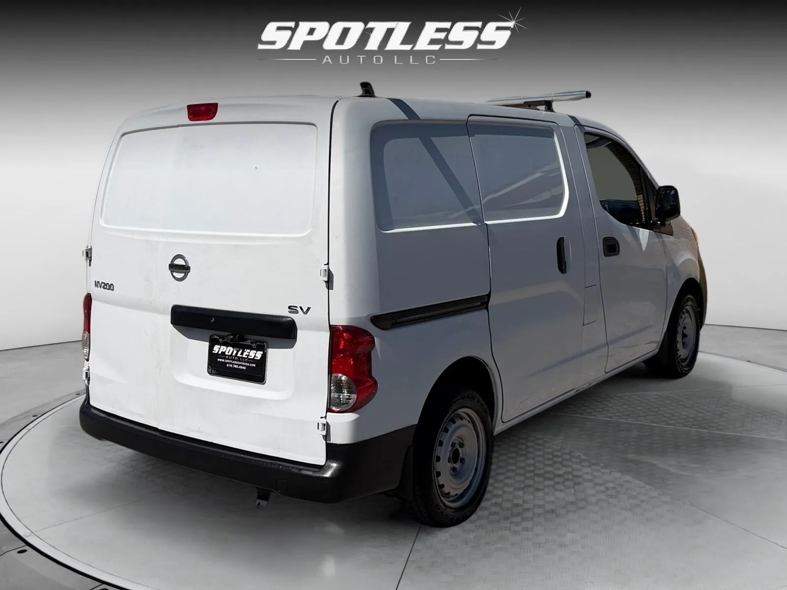 Nissan NV200 photo 7