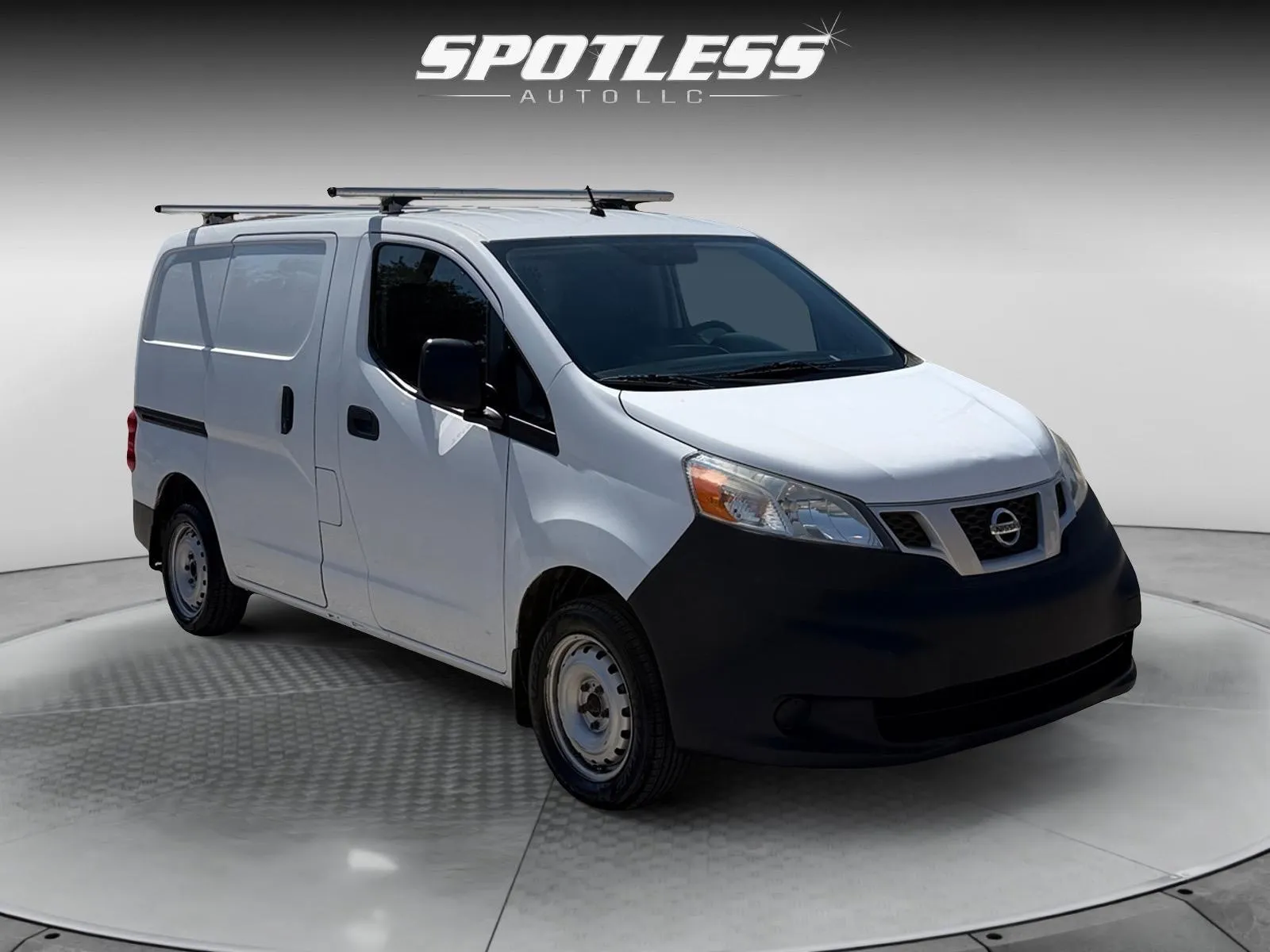 Nissan NV200 photo 11