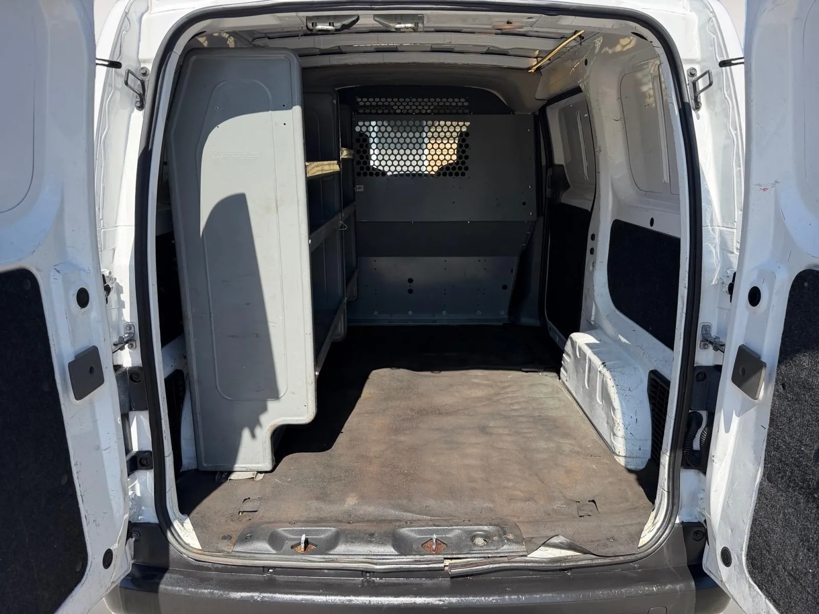 Nissan NV200 photo 26