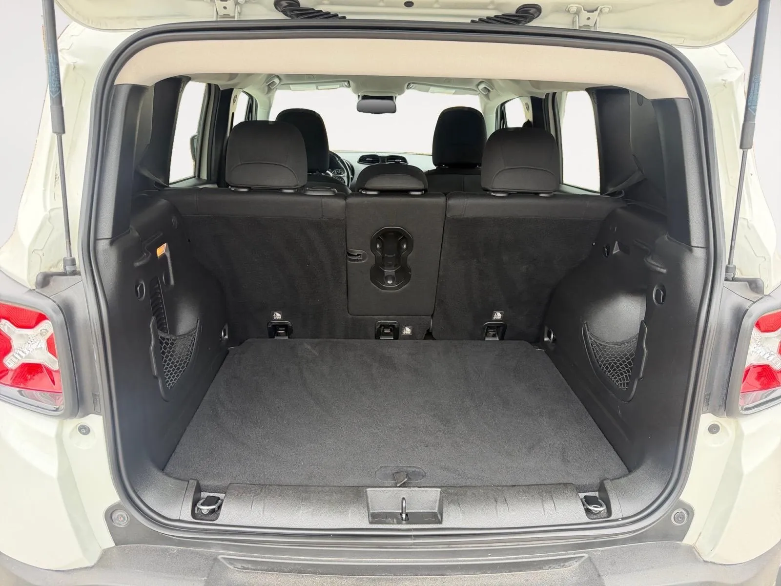 Jeep Renegade photo 27