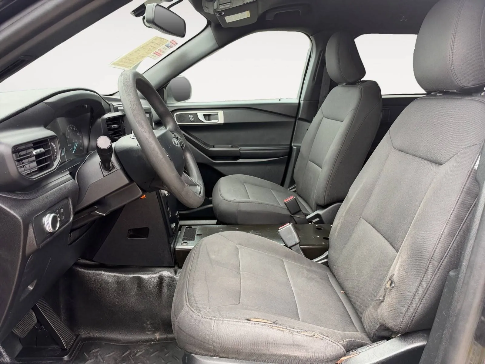 Ford Explorer photo 19