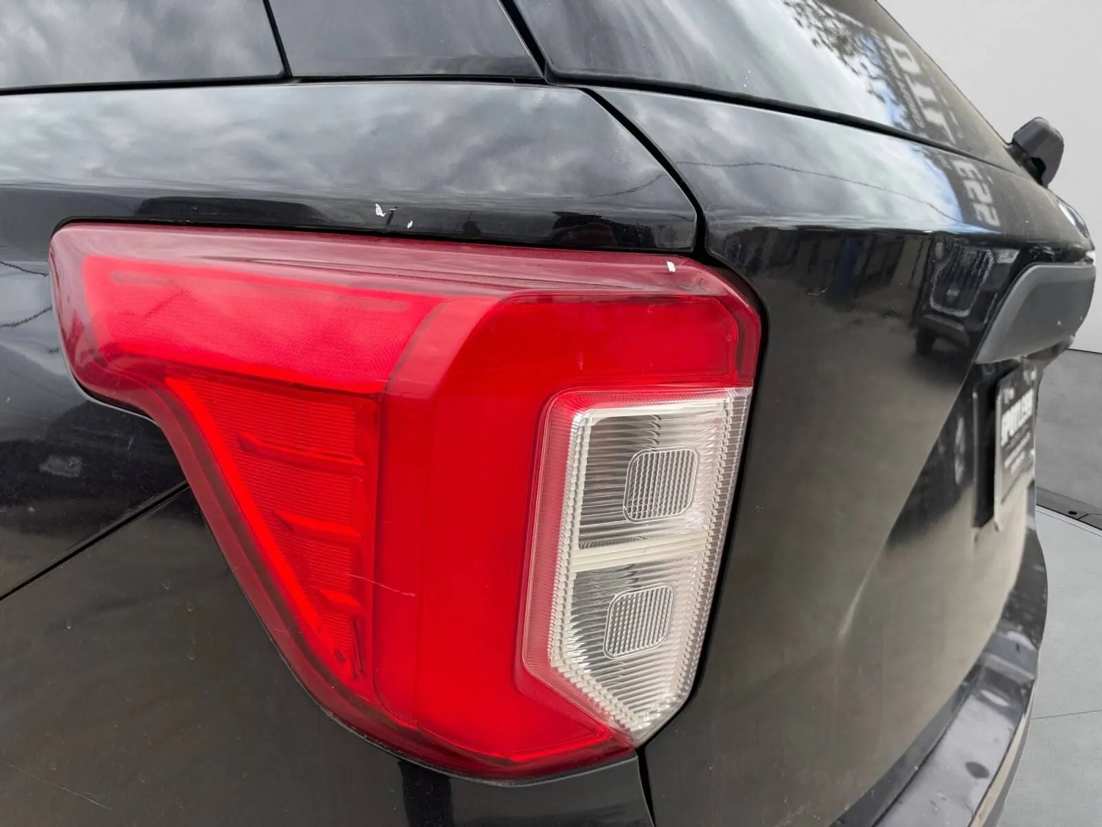Ford Explorer photo 13