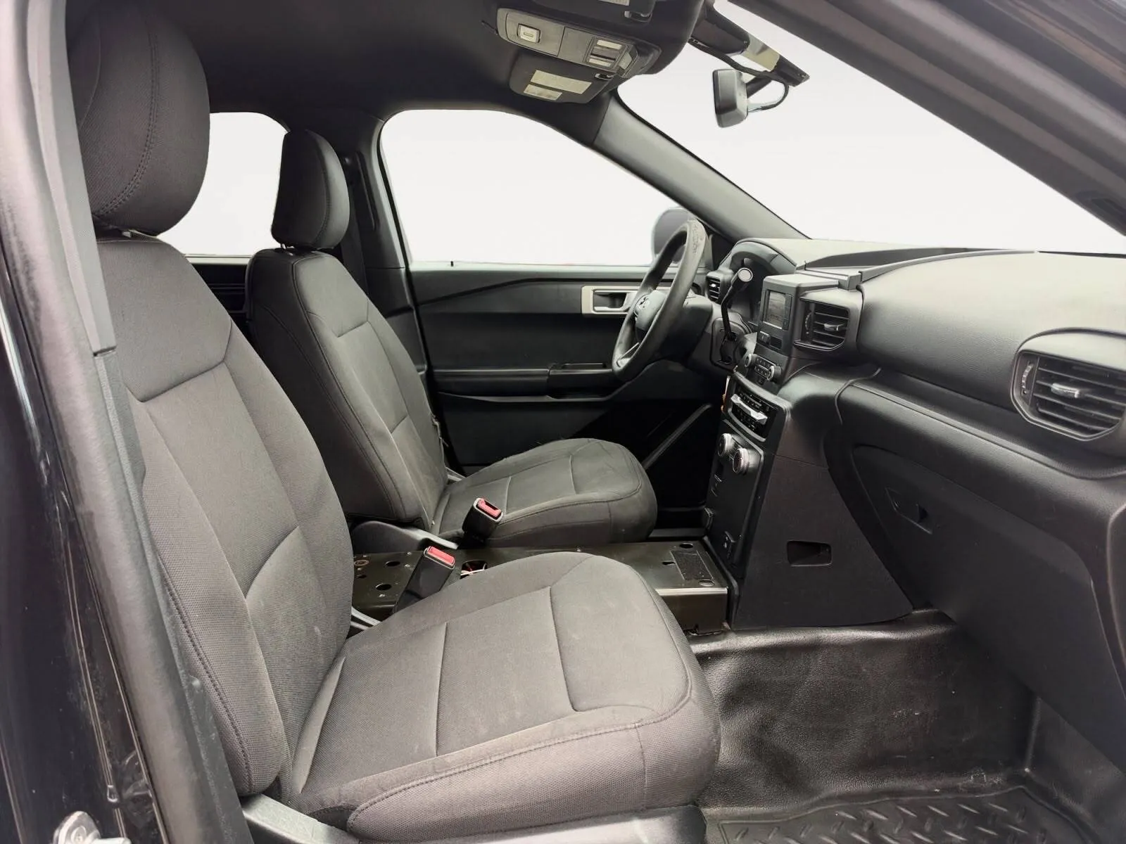Ford Explorer photo 22