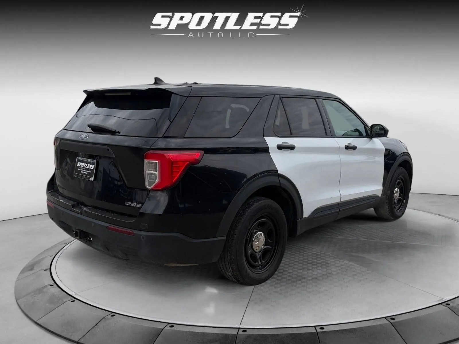 Ford Explorer photo 7
