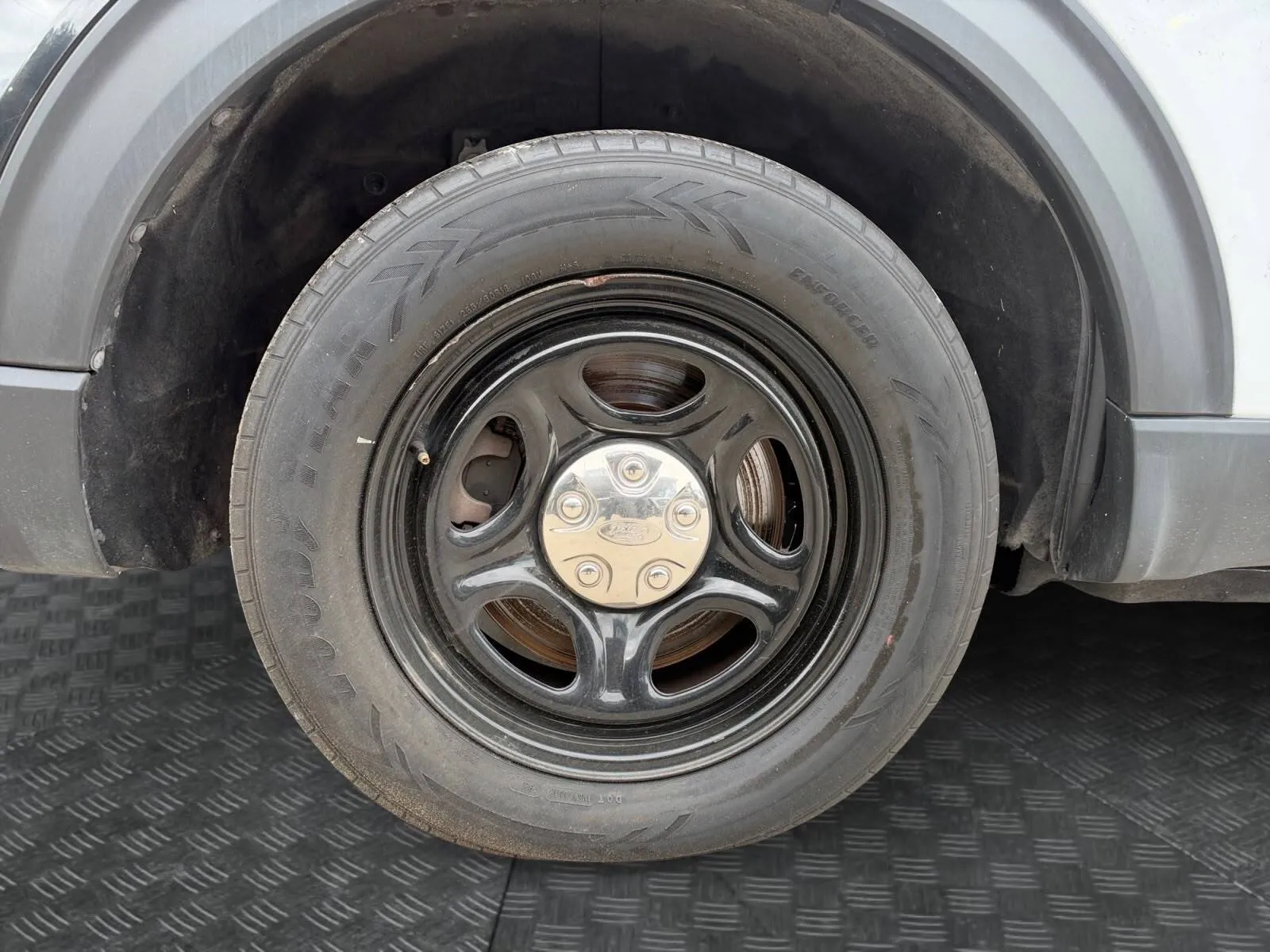 Ford Explorer photo 15