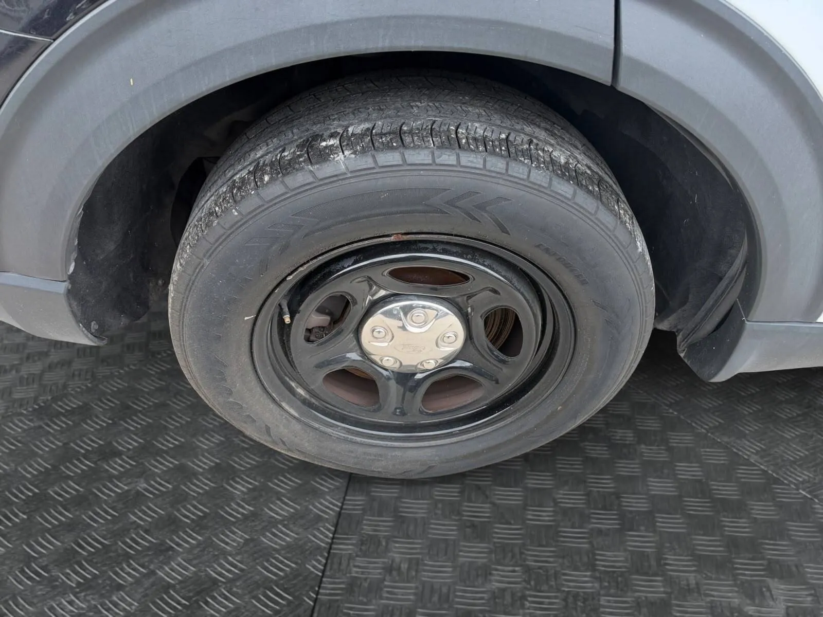 Ford Explorer photo 14