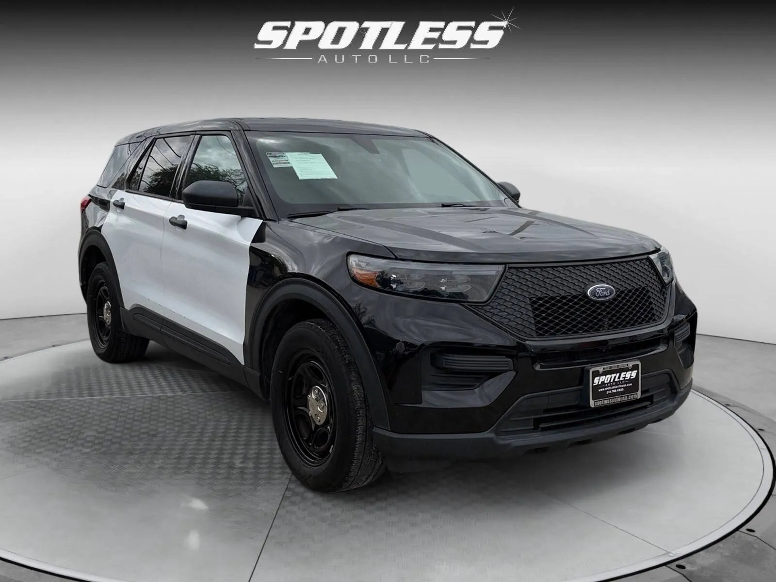 Ford Explorer photo 11