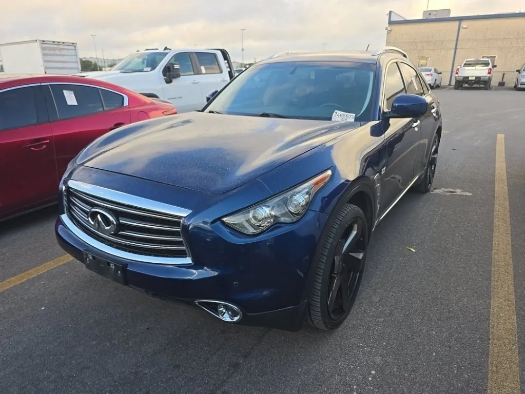2015 INFINITI QX70