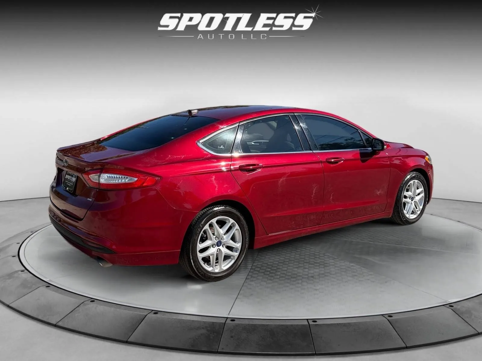 Ford Fusion photo 7