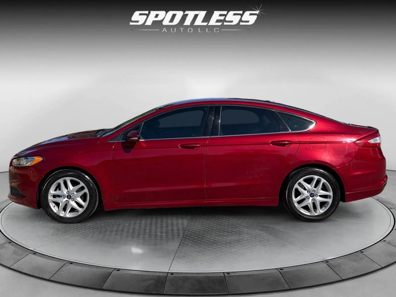 Ford Fusion photo 4