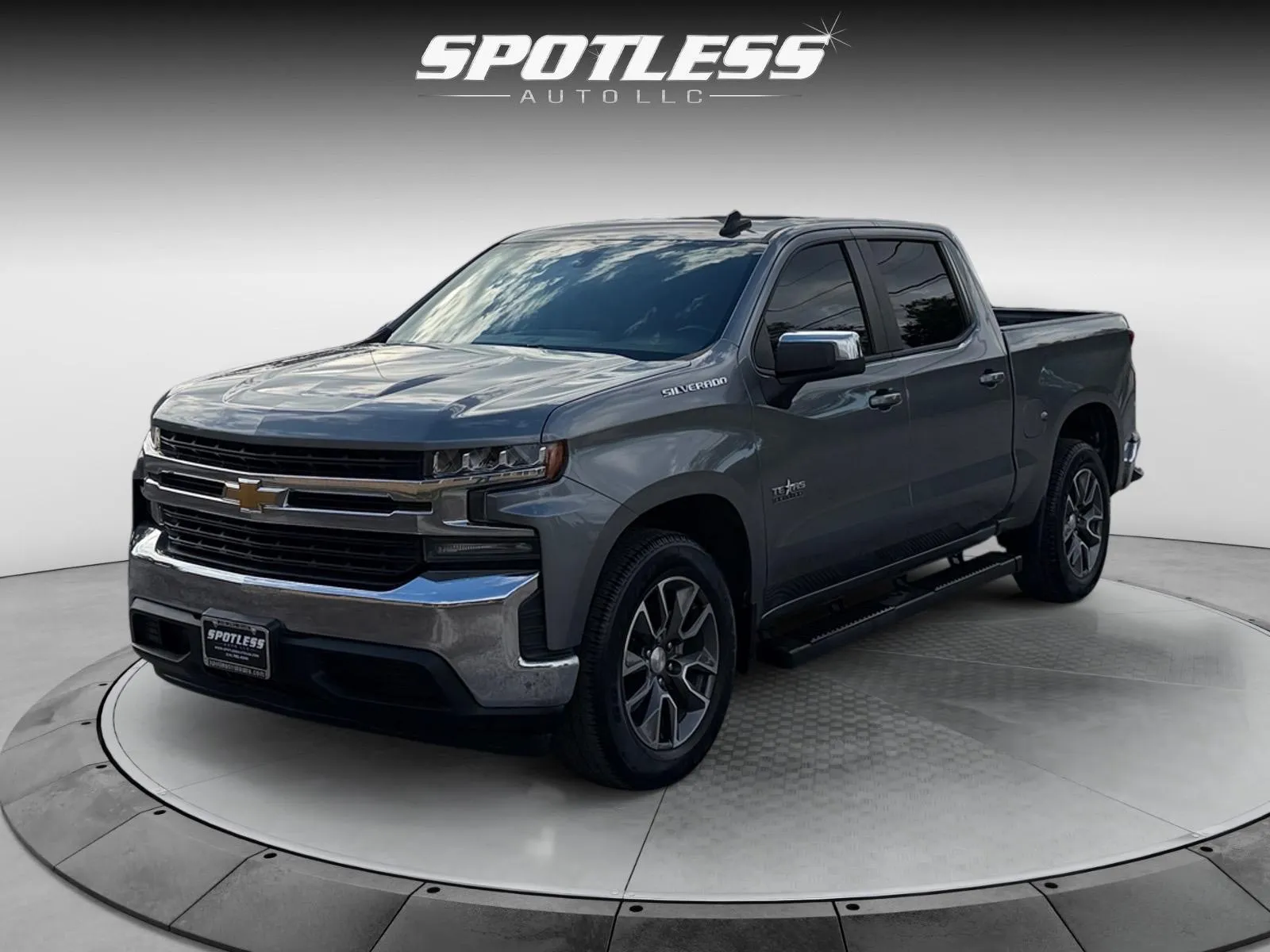 Gray 2019 Chevrolet Silverado 1500 LT for sale in San Antonio, TX
