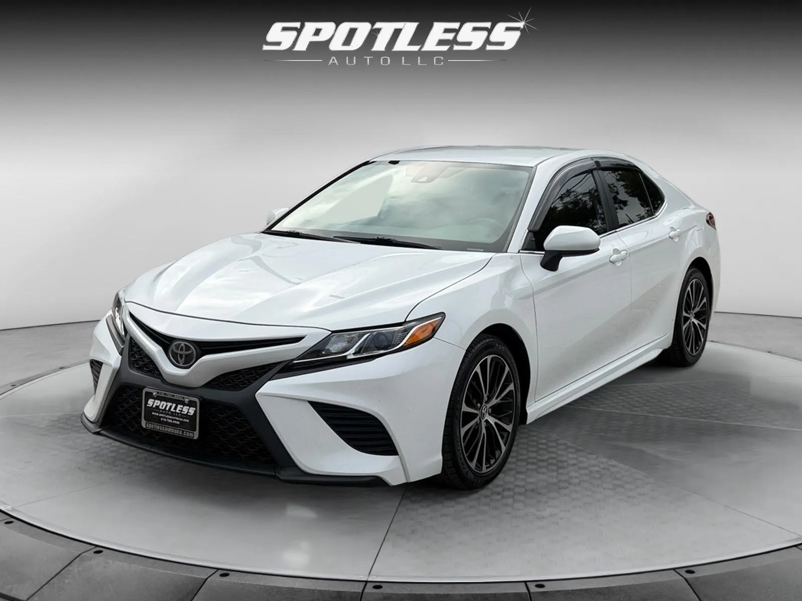White 2020 Toyota Camry SE for sale in San Antonio, TX