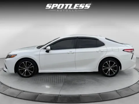 More photos of 2020 Toyota Camry SE at Spotless Auto San Pedro, TX