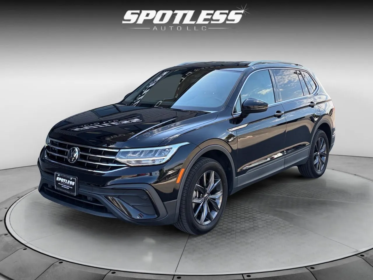 Black 2022 Volkswagen Tiguan 2.0T SE for sale in San Antonio, TX