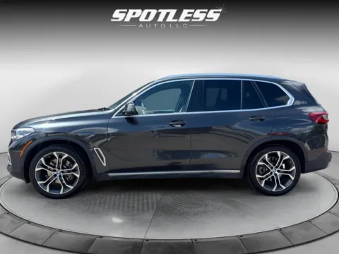 Another view of 2020 BMW X5 sDrive40i for sale in San Antonio, TX at Spotless Auto Loop 1604