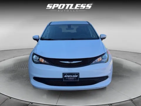 More photos of 2022 Chrysler Voyager LX at Spotless Auto Loop 1604, TX