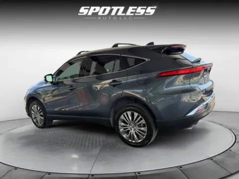 More photos of 2021 Toyota Venza XLE at Spotless Auto Loop 1604, TX