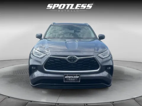 More photos of 2021 Toyota Highlander Limited at Spotless Auto Loop 1604, TX