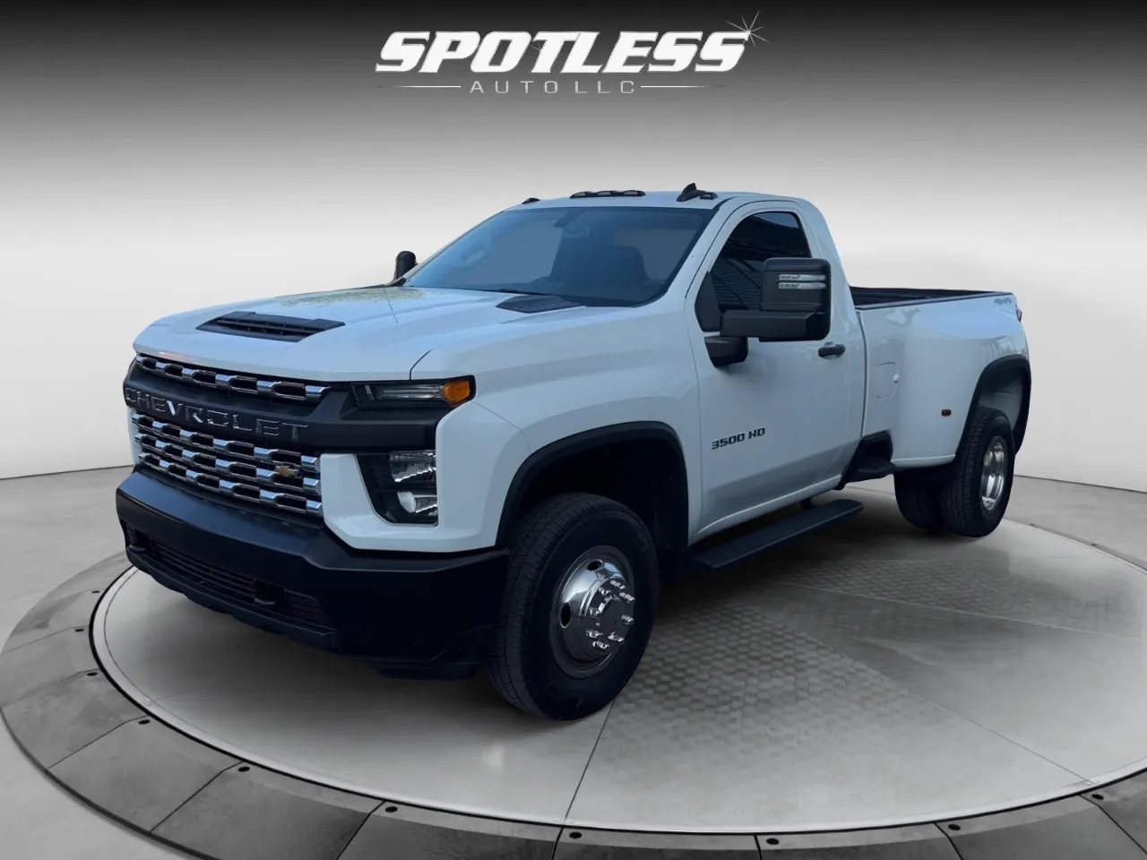 2021 Chevrolet Silverado HD WT's photo