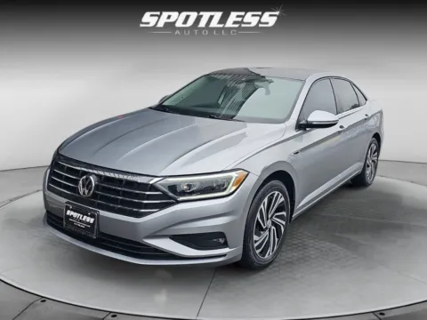 Silver 2021 Volkswagen Jetta SEL Premium for sale in San Antonio, TX