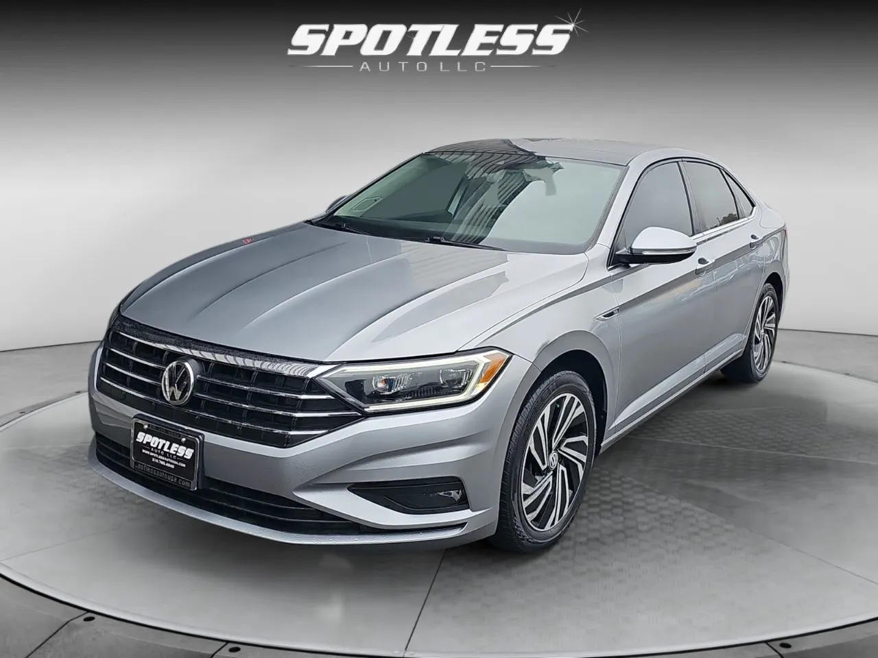 Silver 2021 Volkswagen Jetta SEL Premium for sale in San Antonio, TX